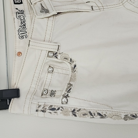 Miss Me Low Rise Denim Capri embellished in white Size 27 - Picture 4 of 12
